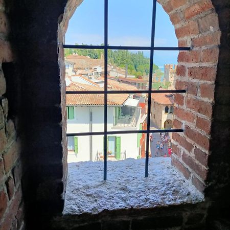 西尔米奥奈Castello Mavino公寓 外观 照片