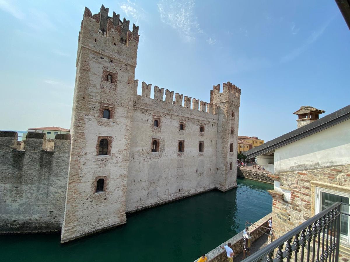 西尔米奥奈Castello Mavino公寓 外观 照片