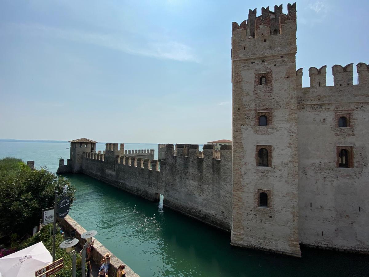 西尔米奥奈Castello Mavino公寓 外观 照片